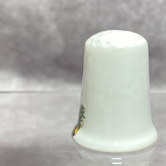 Santa Claus Bone China Thimble With Festive Design England Collectible Christmas - Picture 5 of 10